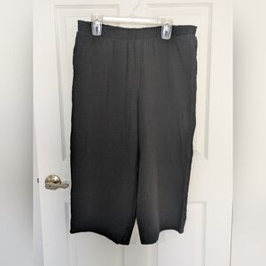 Jessica Simpson Black Capri Pant